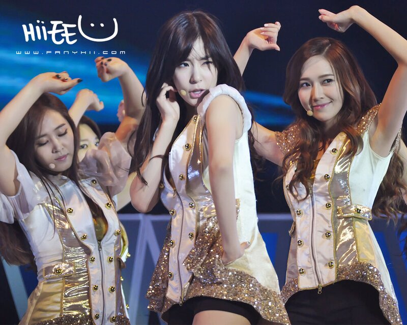 140215 Girls' Generation Tiffany at Girls & Peace World Tour in Macau documents 4