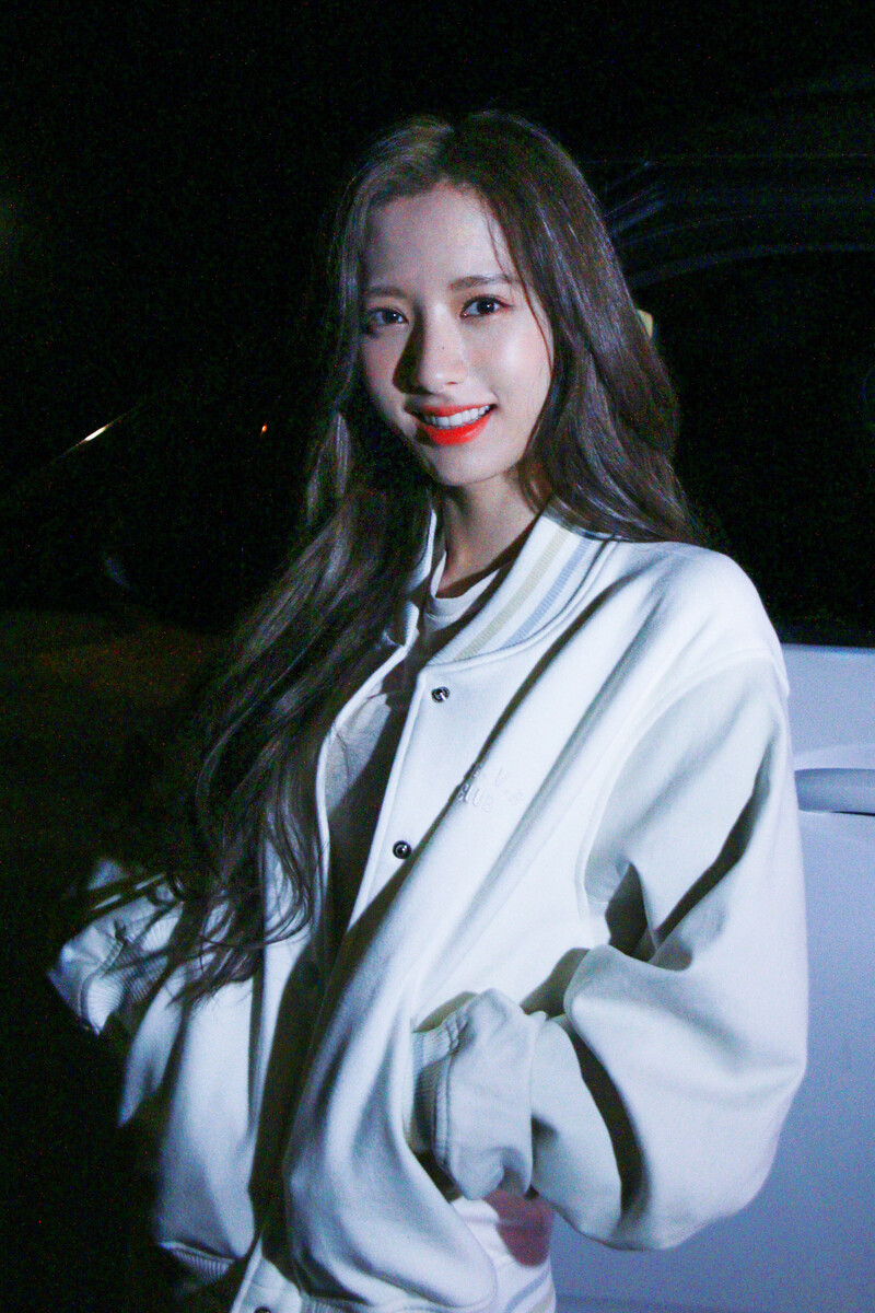 210702 Starship Naver Post - WJSN's Bona Green Car Photoshoot Behind documents 9