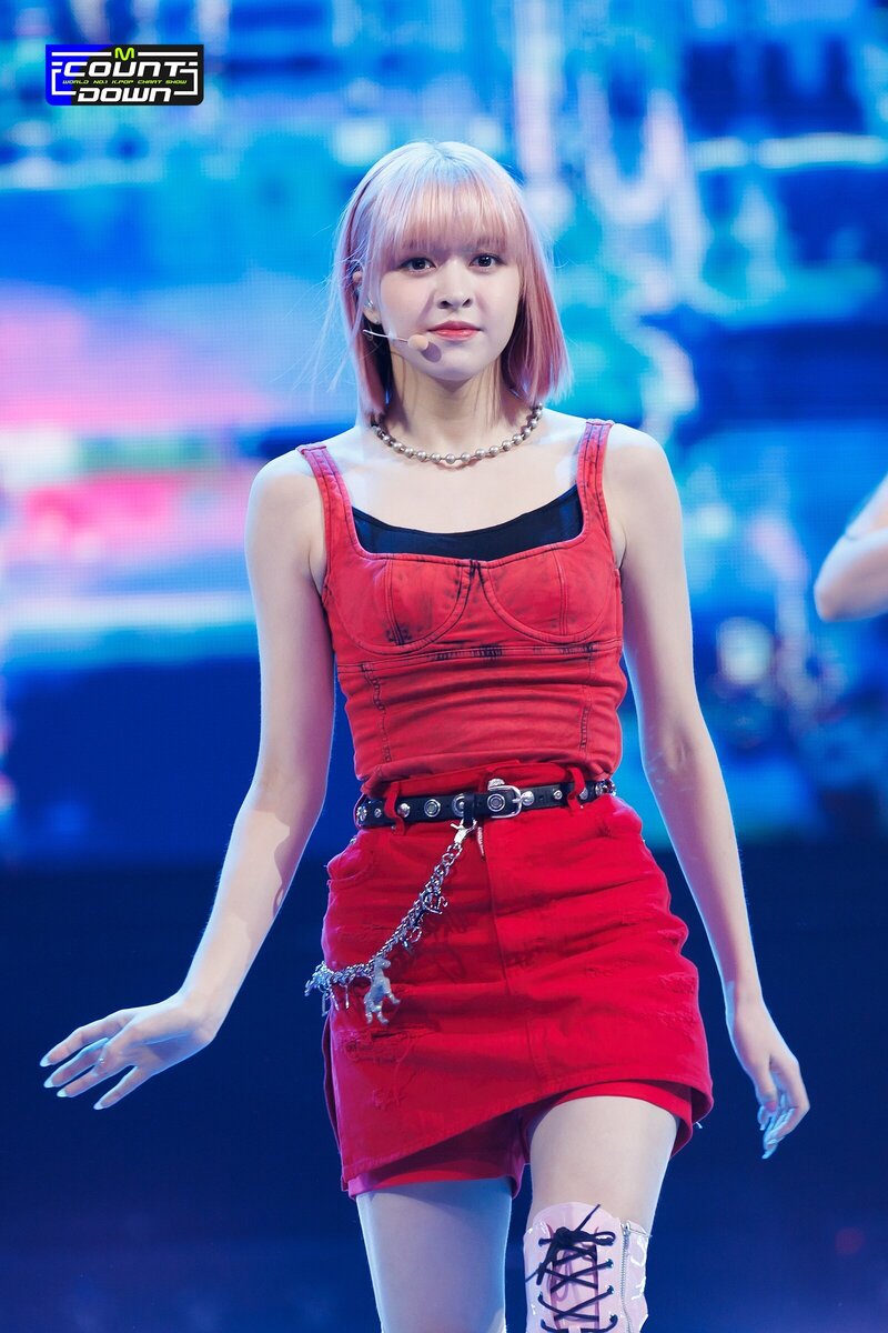 221006 NMIXX Lily - 'DICE' at M COUNTDOWN documents 7