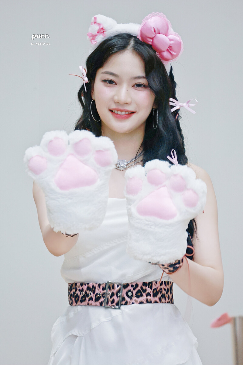 240720 STAYC Isa - Mini Record Fansign documents 8