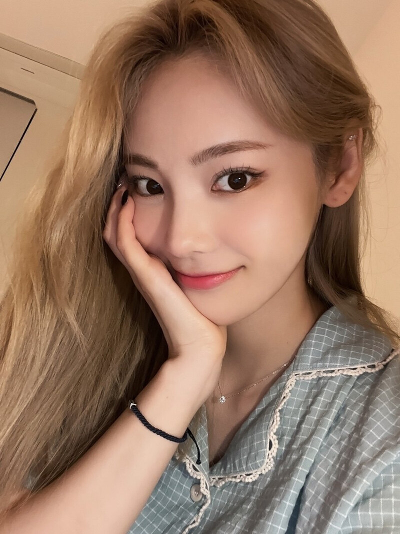 220207 LOONA Twitter Update - JinSoul documents 1