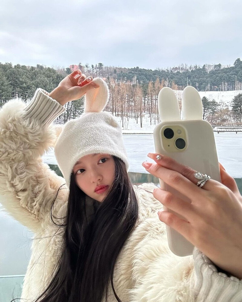 240103 YooA Instagram Update documents 5