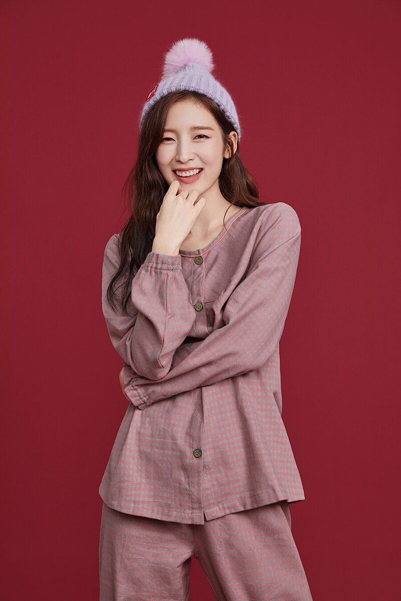 OH MY GIRL's Arin for BYC 2021 Winter Collection documents 10