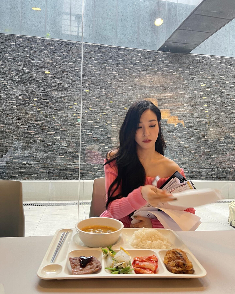 210906 Tiffany Young Instagram Update documents 3