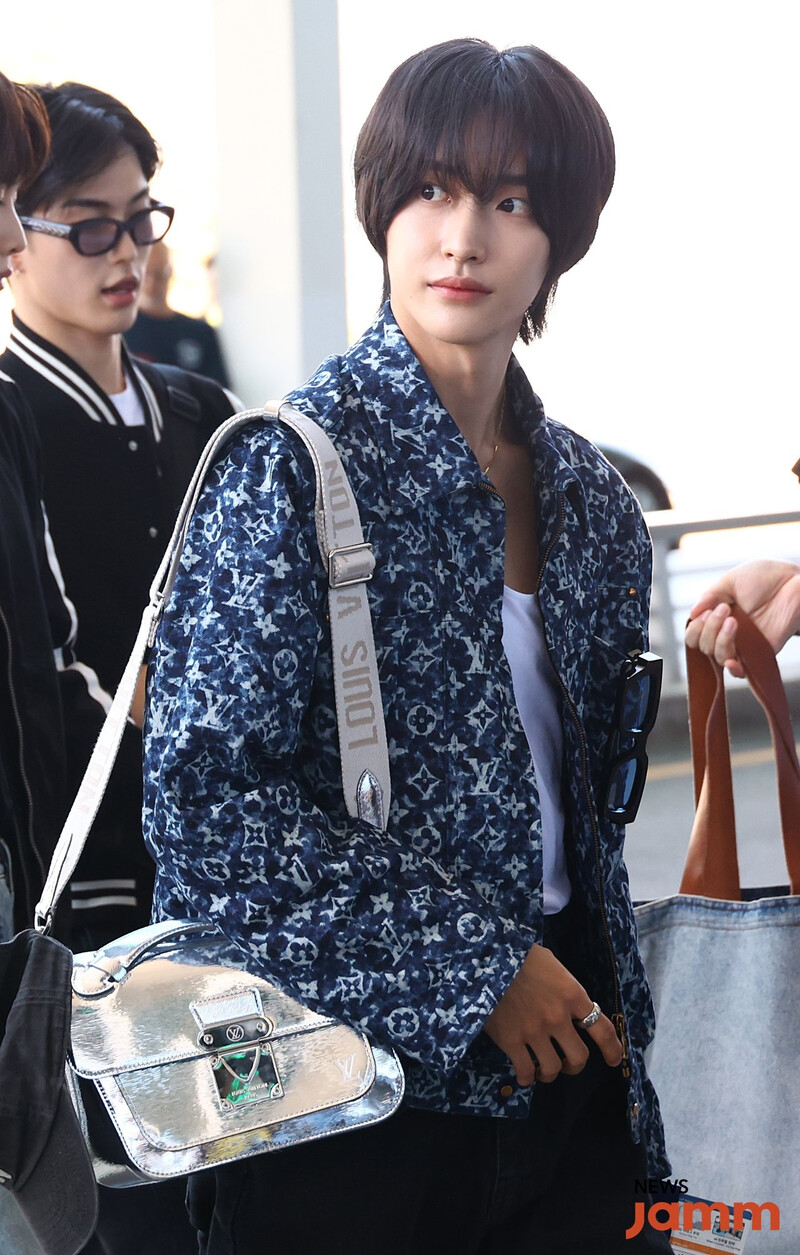 230922 RIIZE Wonbin - Incheon International Airport documents 1