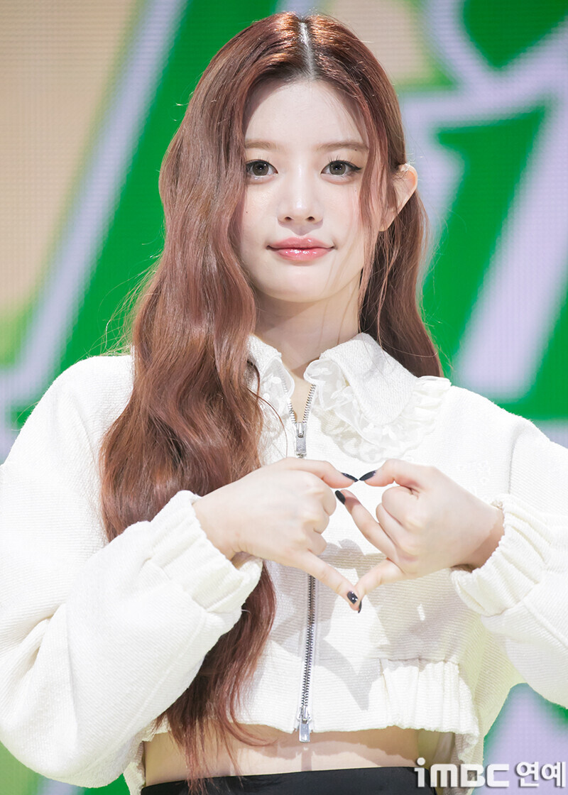 241021 ILLIT Minju at ‘I’LL LIKE YOU’ Media Press Conference documents 9