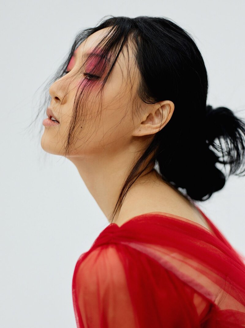 MAMAMOO's Hwasa for Vogue Japan July 2021 Issue documents 2