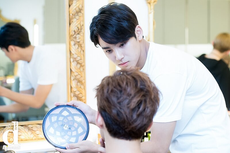 161116 SEVENTEEN for MBC Every1 'StarShow 360' preparation [Dispatch] - Mingyu documents 2