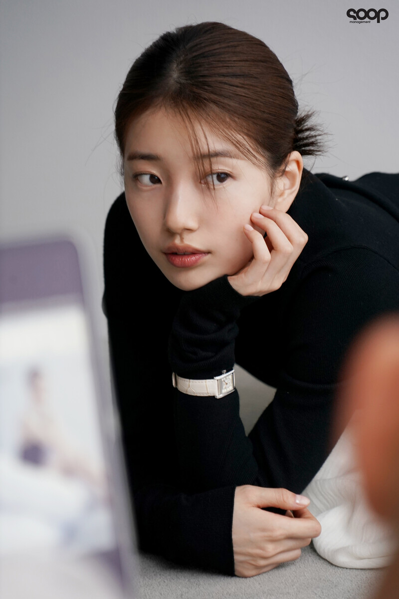 231127 SOOP Naver Post - Suzy - Cosmopolitan November 2023 Issue Behind documents 2