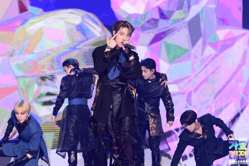 211225 - Ateez The Real Performance at 2021 SBS Gayo Daejeon Behind Photos documents 10