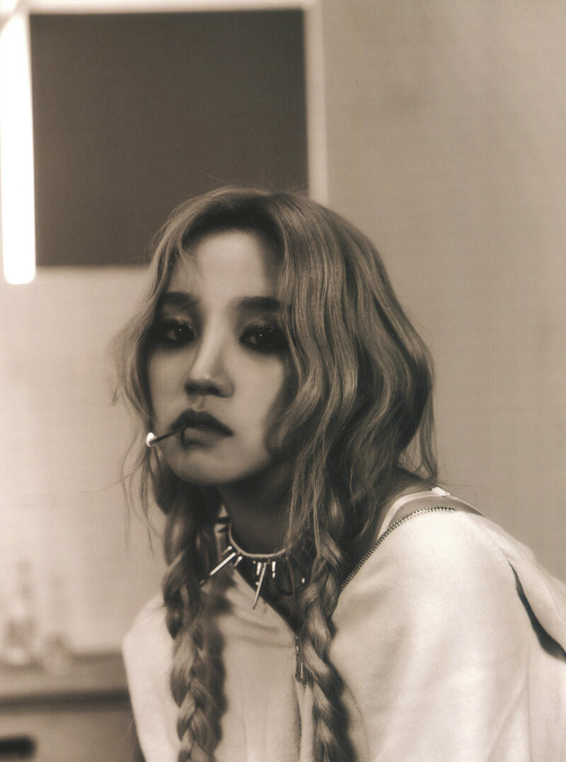 (G)I-DLE "I Never Die" Album Scans documents 17