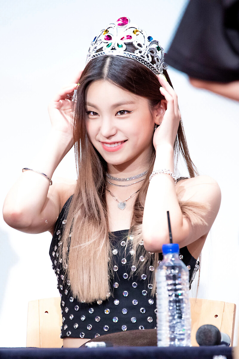 ITZY_yejichan ECGqOXSUwAAdvdN  20190816.jpg