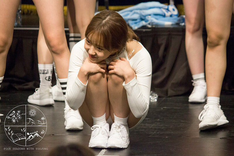 170827 Weki Meki Yoojung at Seogyo-dong 'WEME' Fansign documents 14