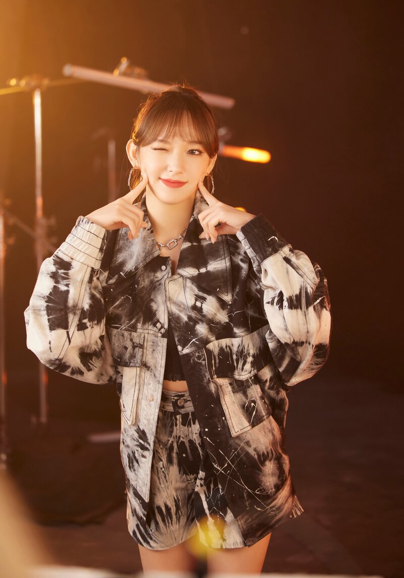 220328 Cheng Xiao Weibo Update - 'REAL ME' Photoshoot Behind documents 11