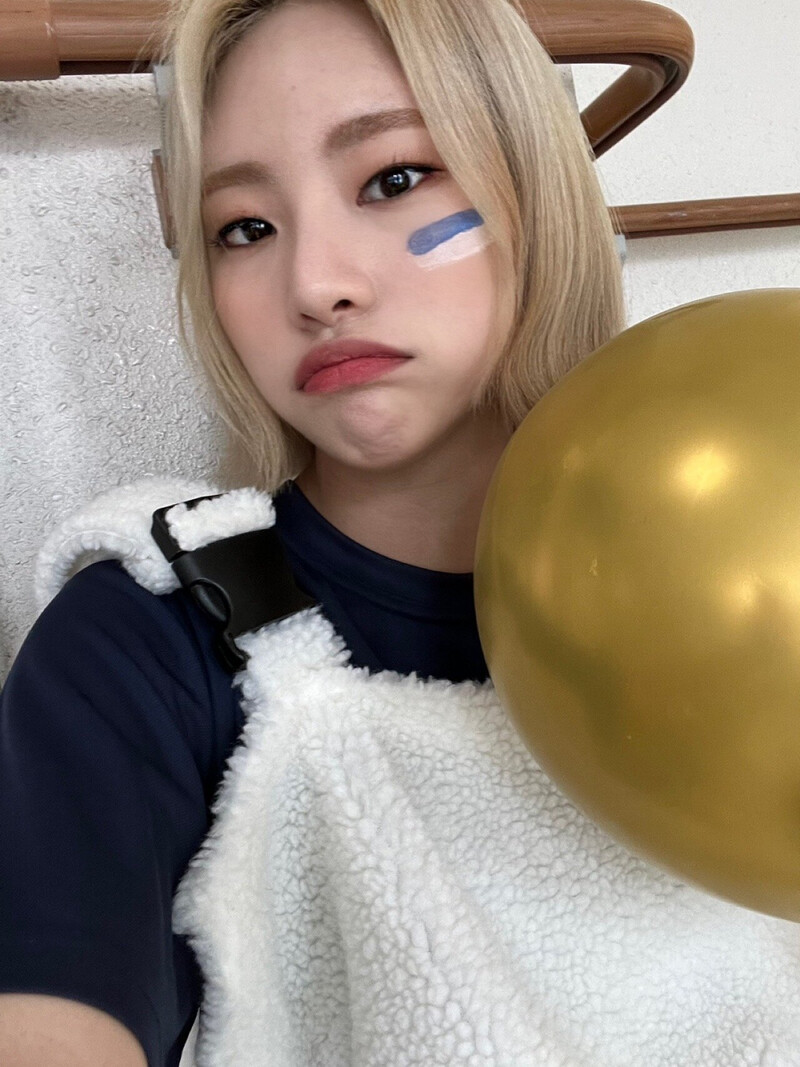 221227 - YOON JIA Twitter Update documents 1