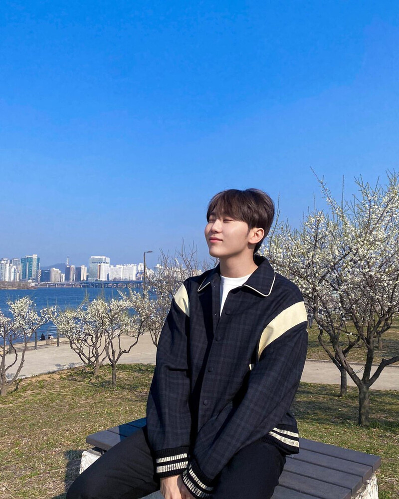 230408 SEVENTEEN Seungkwan Instagram Update documents 3