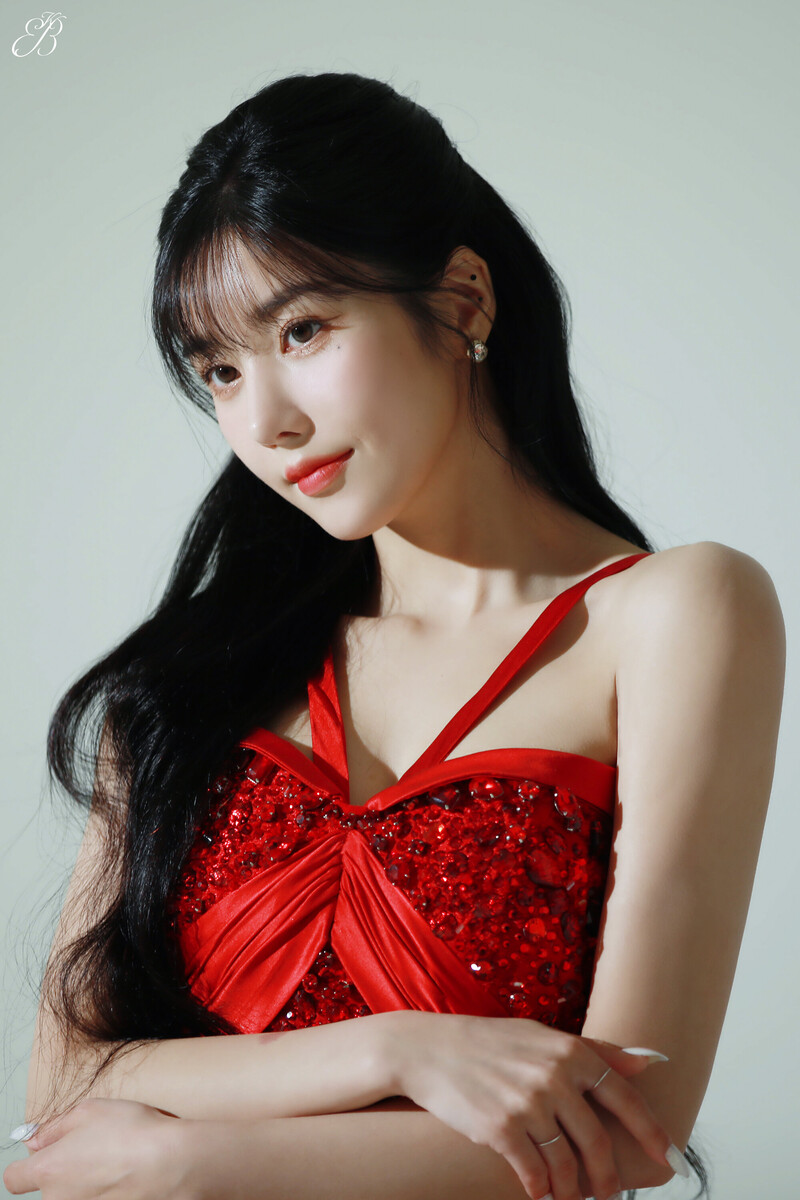 230930 Woollim Naver Post - KWON EUN BI - 'QUEEN' Concert Photoshoot Behind documents 5