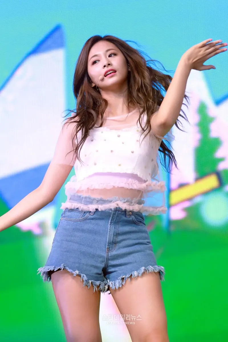 Tzuyu389.jpg