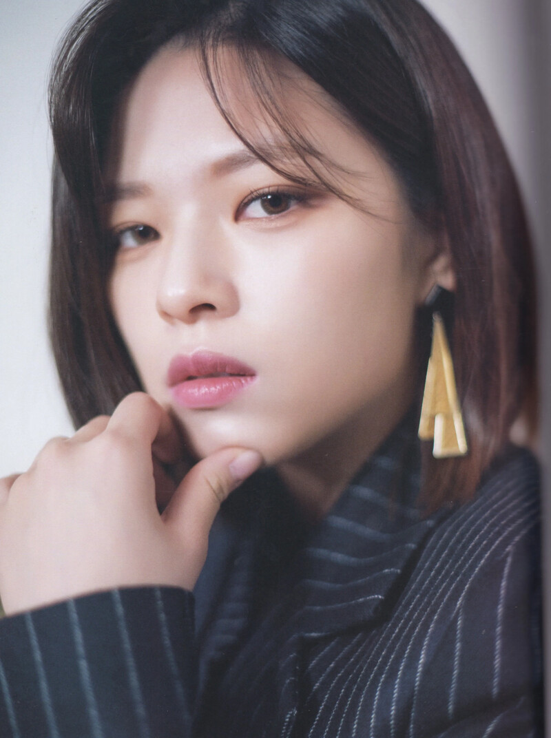 DICON vol.7 TWICE You only live ONCE [SCANS] | kpopping