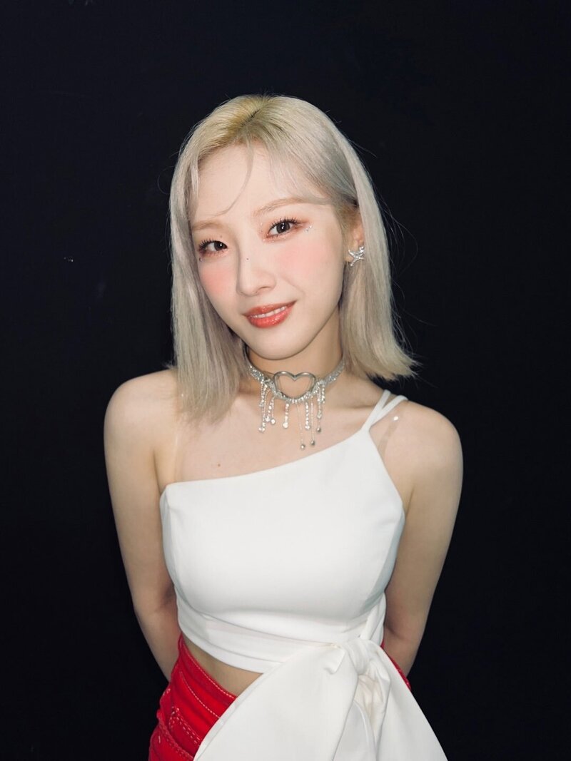 220707 LOONA Twitter Update - Haseul documents 3