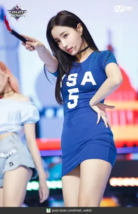 180628 MOMOLAND Yeonwoo at M Countdown | Fun to the world era