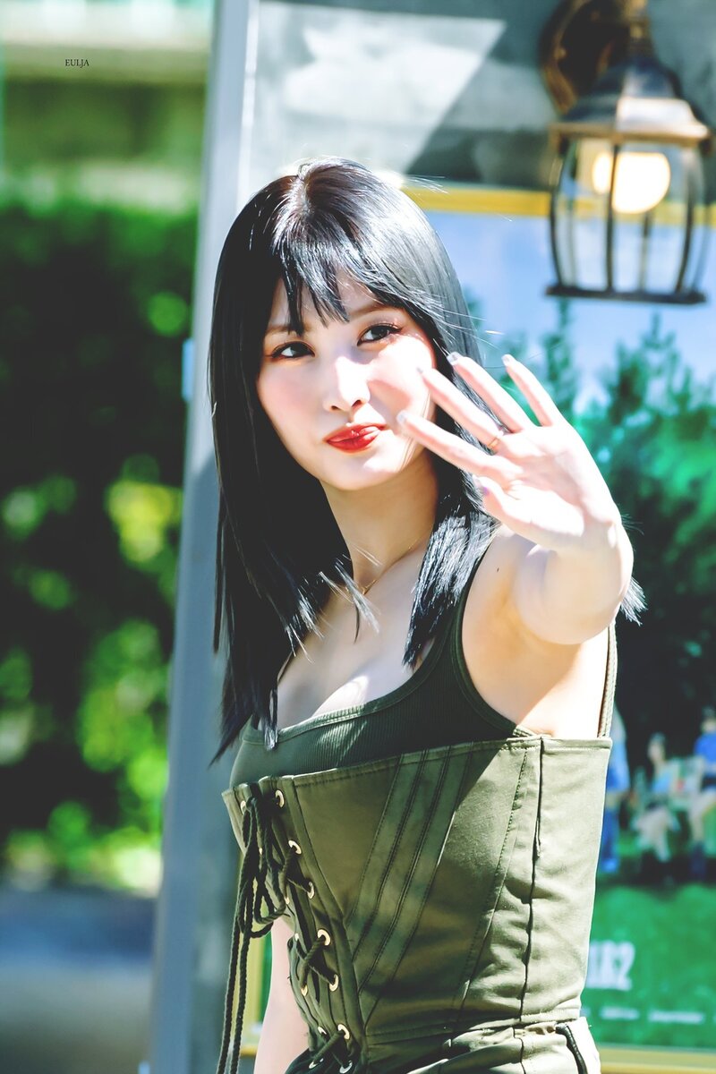 220827 TWICE Momo at Mini Fan Meeting with ONCES documents 5