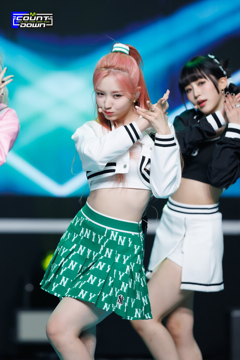 230413 Kep1er Yeseo - 'Giddy' & 'Back to the City' at M COUNTDOWN ...