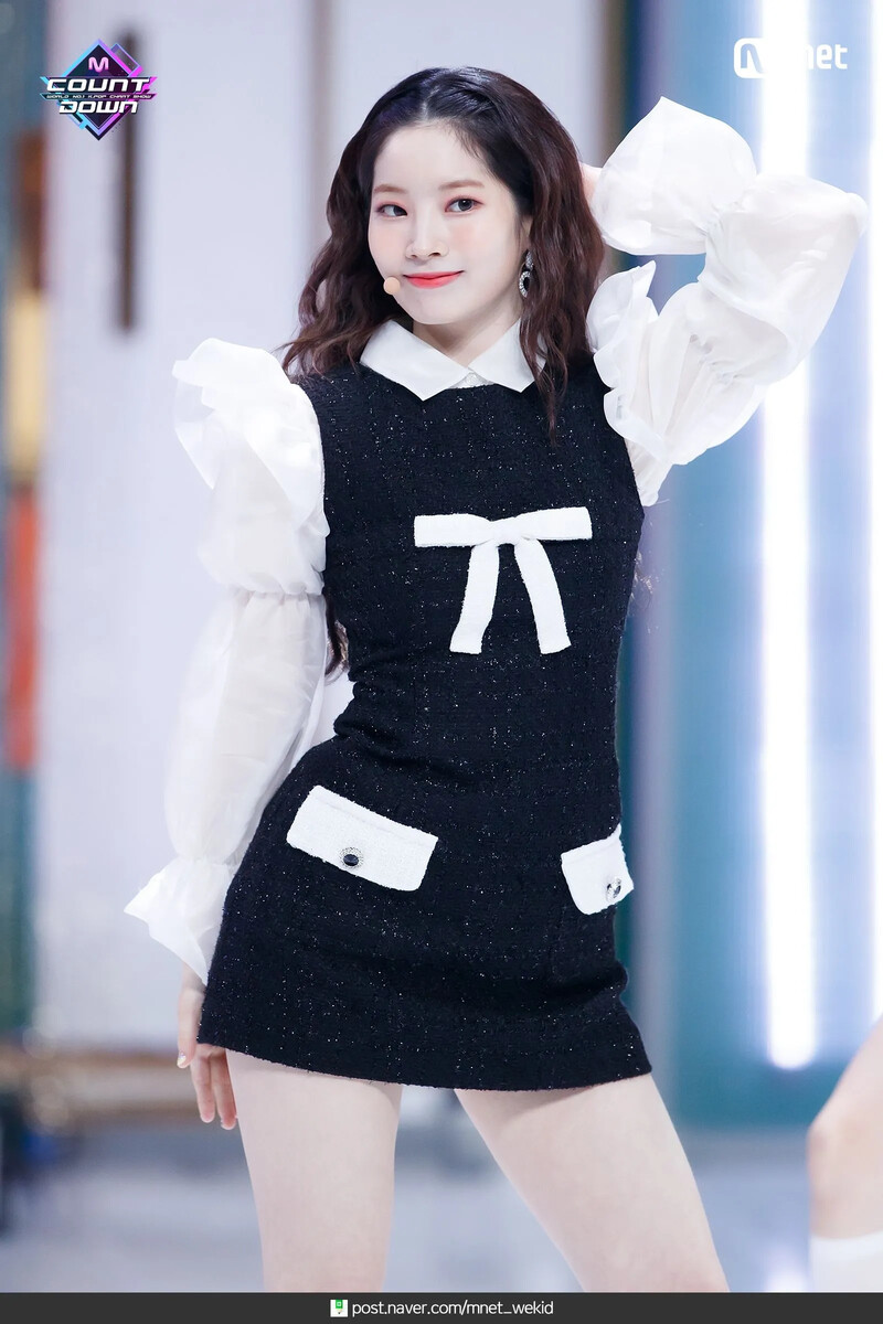 TWICE_(64).jpg