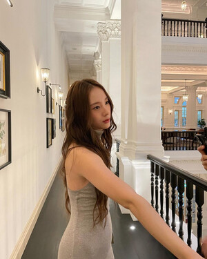 231022 vousmevoyez Instagram Update - KRYSTAL JUNG in Singapore