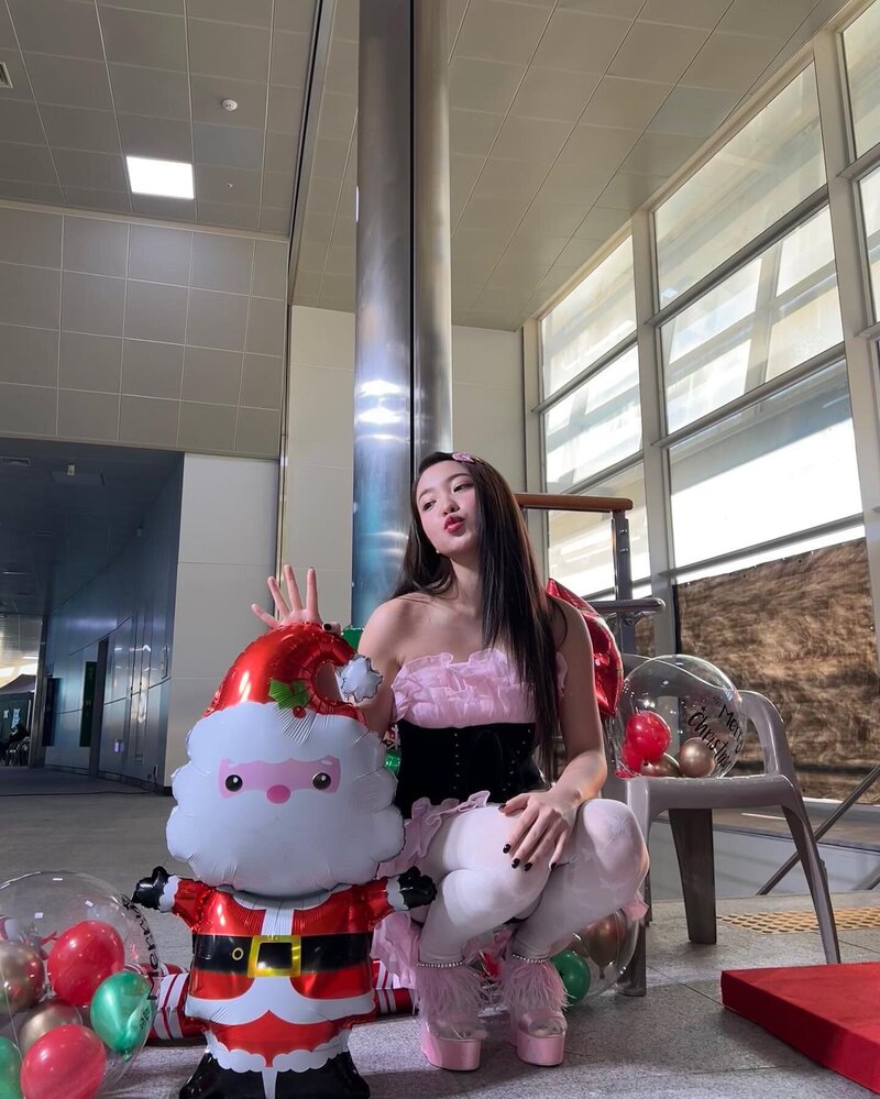 211225 Red Velvet Yeri Instagram Update documents 4