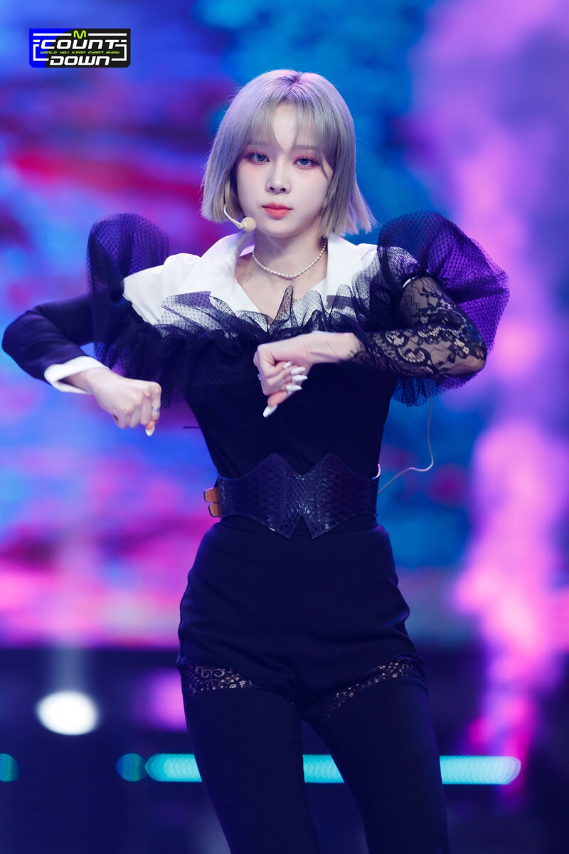 220714 aespa - 'Illusion' at M Countdown documents 19