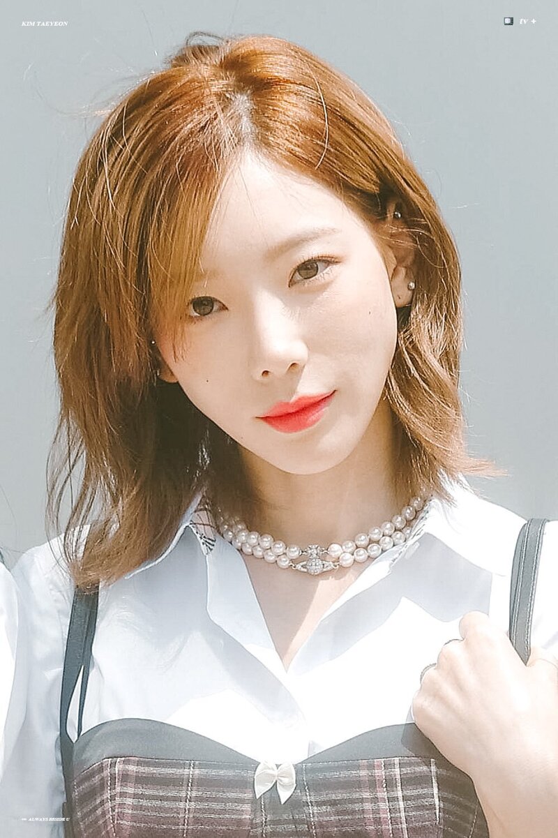 220728 SNSD Taeyeon - 'Knowing Bros' Filming documents 13