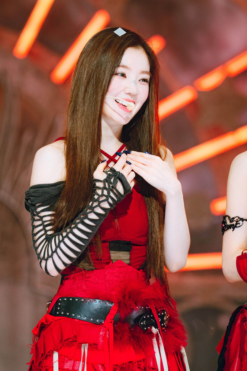 240630 Red Velvet Irene - 'Cosmic' at Inkigayo documents 8