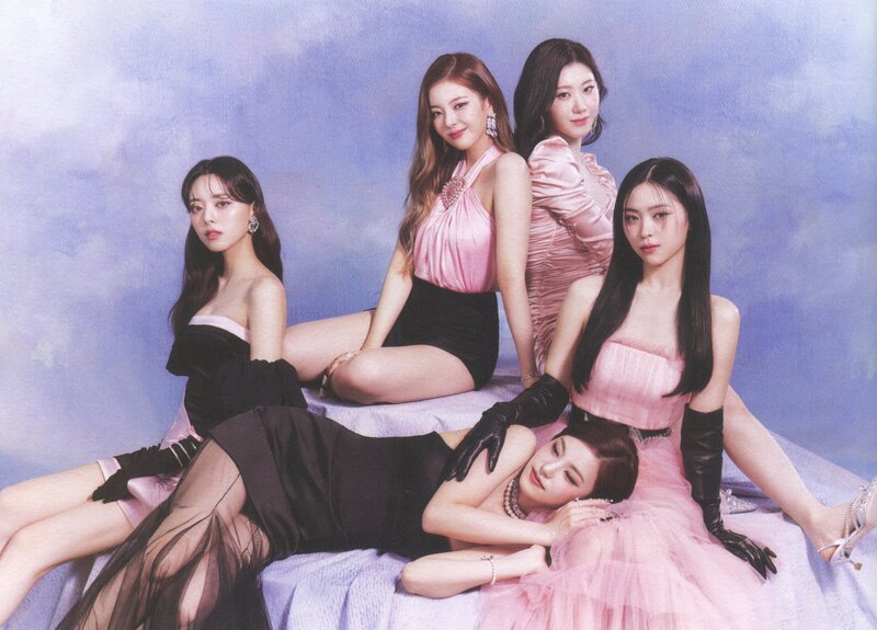 ITZY 'CHECKMATE' Album Scans documents 2