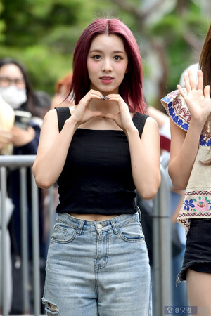 240705 WOOAH Lucy - Music Bank Commute