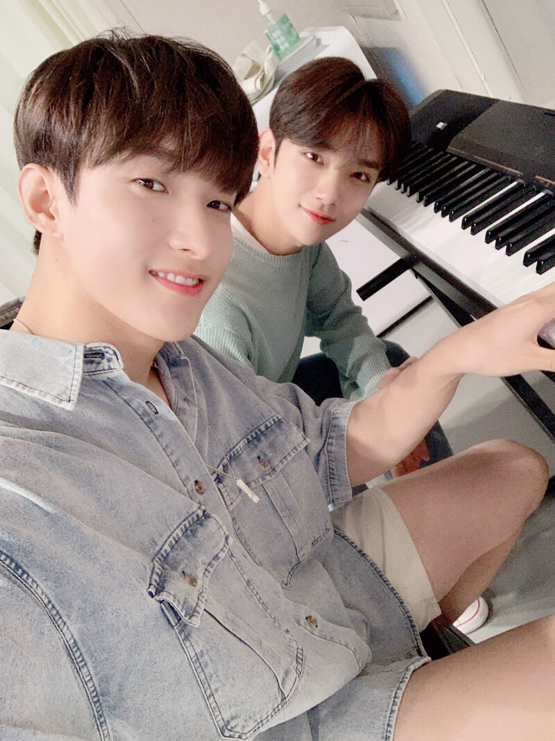 200906 SEVENTEEN Weverse Update - DK, Joshua documents 3