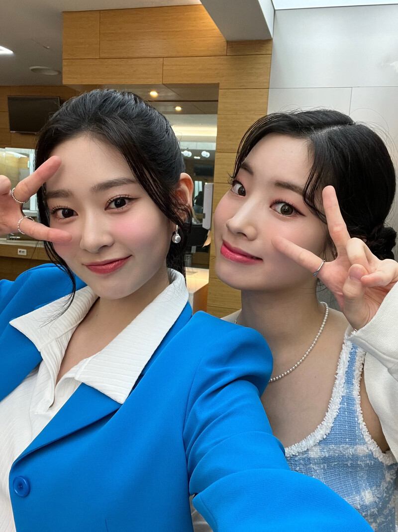 220702 Music Core Twitter Update - Kim Minju & TWICE Dahyun documents 2