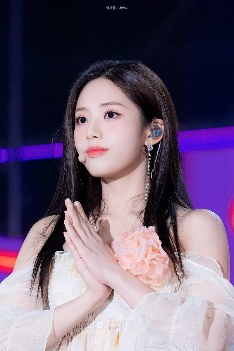 220809 fromis_9 Jiwon - KBS Open Concert in Ulsan documents 3