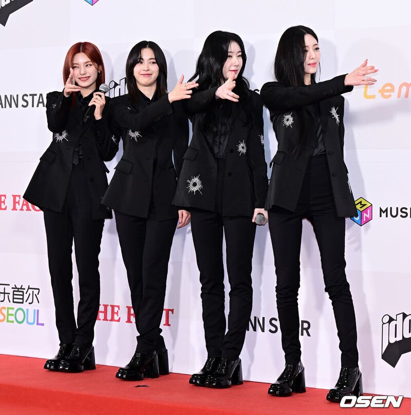 231010 ITZY  at The Fact Music Award documents 2