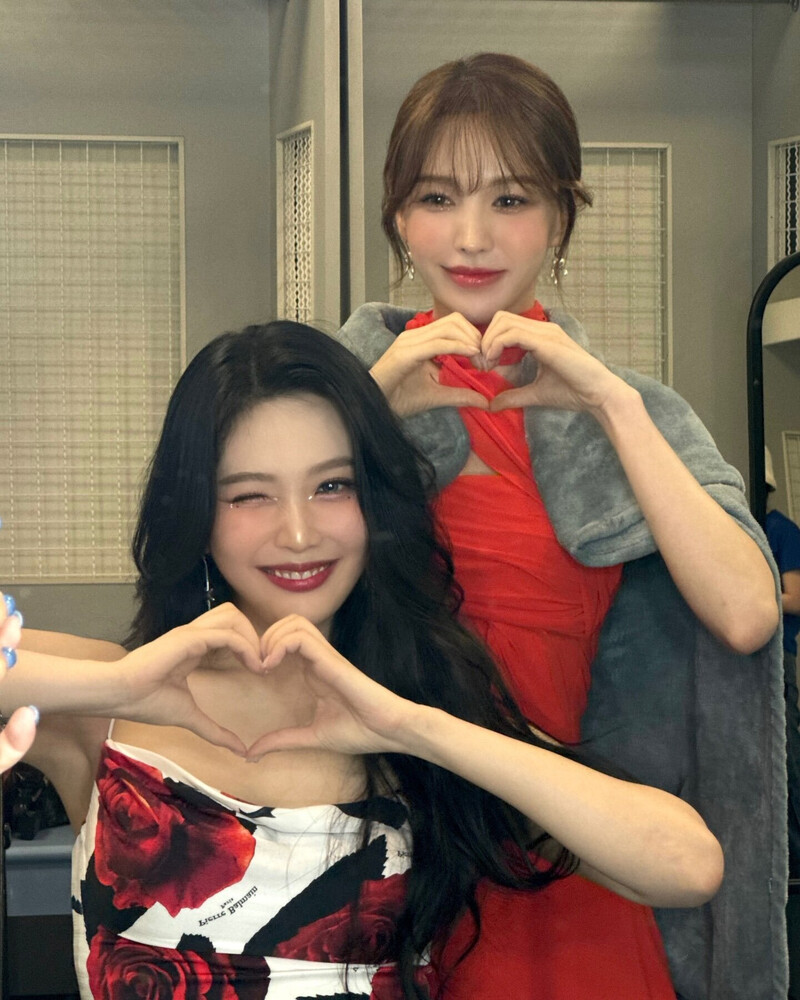 240719 Red Velvet Joy Instagram Update with Wendy documents 2