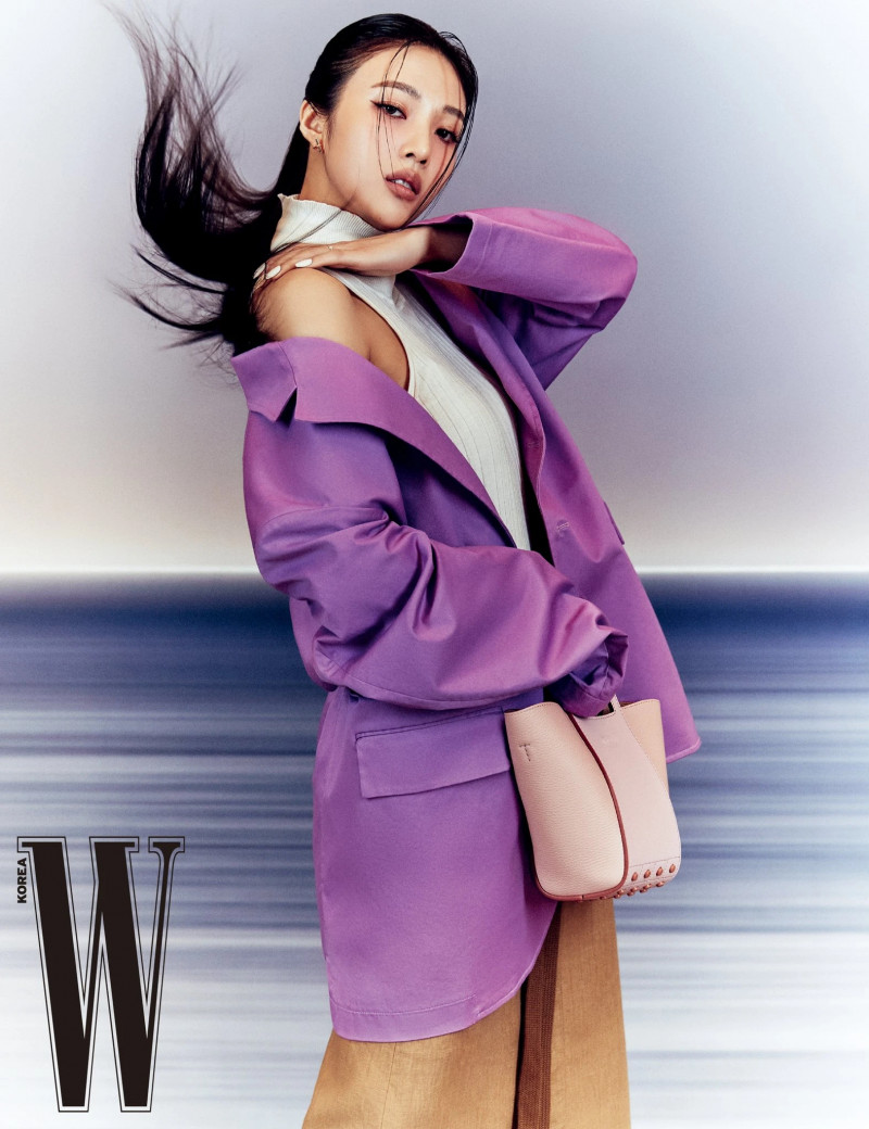 Red Velvet's Joy for W Korea Magazine April 2021 Issue documents 3