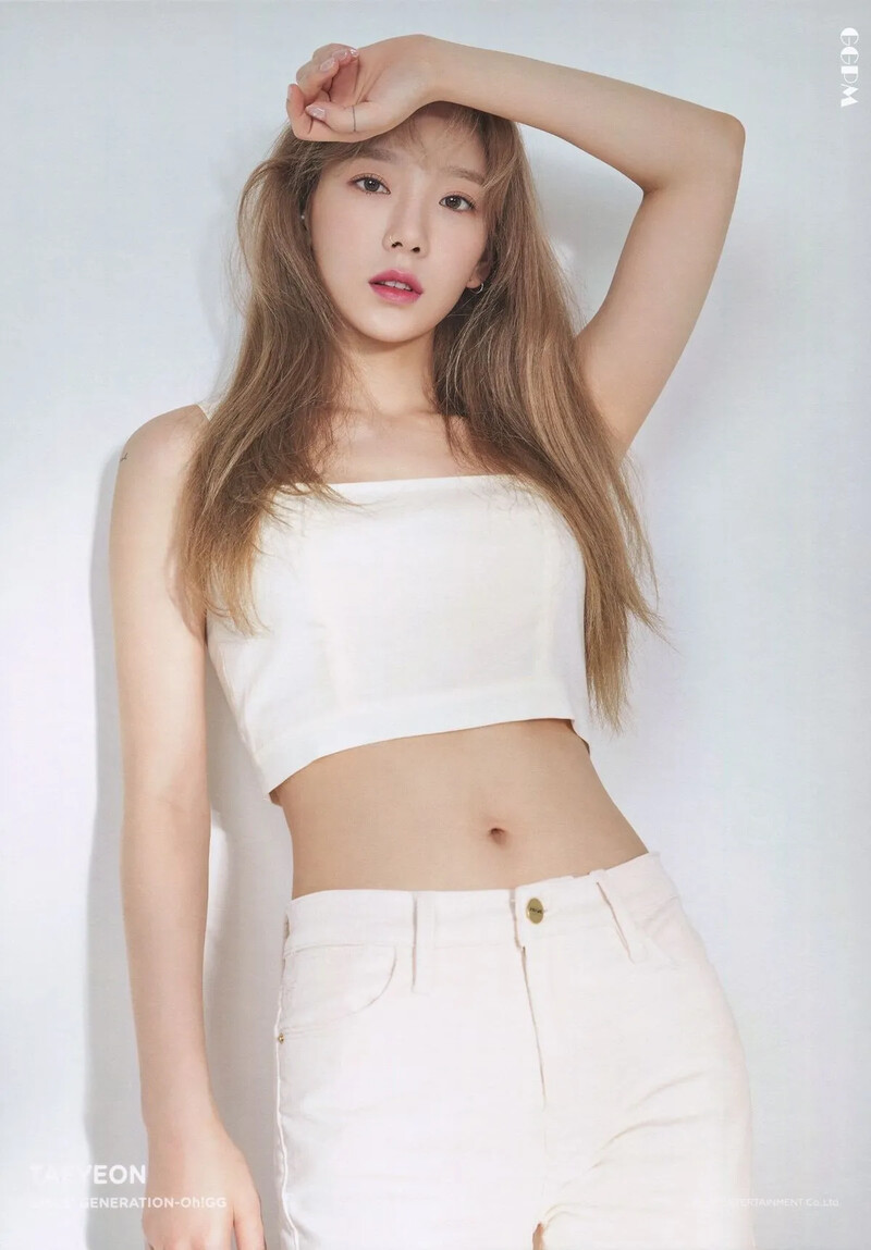 TAEYEON SEASON'S GREETINGS 2020 'A4 Poster' [GGPM]-Scan02 (Preview).jpg