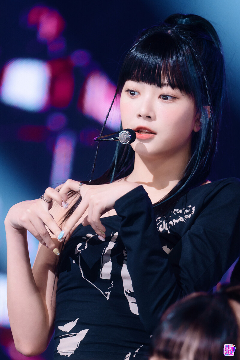 221106 LE SSERAFIM Eunchae - 'ANTIFRAGILE' at Inkigayo documents 14