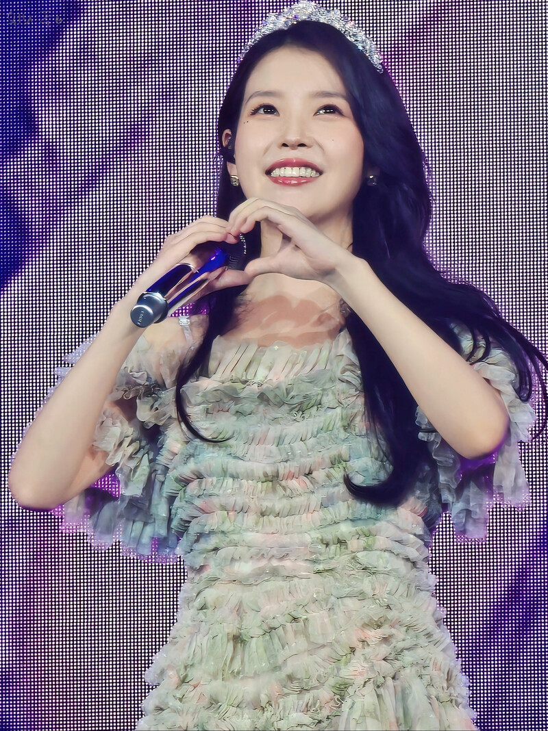 240608 IU - 'HEREH' World Tour Concert in Kuala Lumpur Day 1 | kpopping