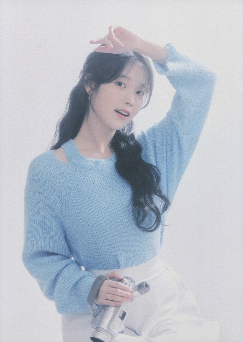 IU - 5th Official ‘UAENA’ Fanclub Kit [SCANS] documents 2