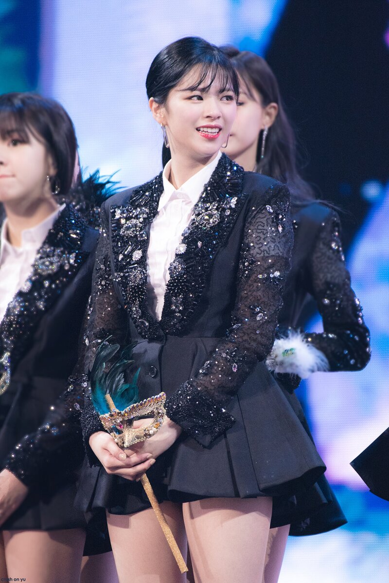 200104 TWICE Jeongyeon - 34th Golden Disc Awards Day 1 documents 7