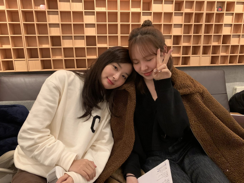 210413 Red Velvet Twitter Update - Seulgi & Wendy documents 2