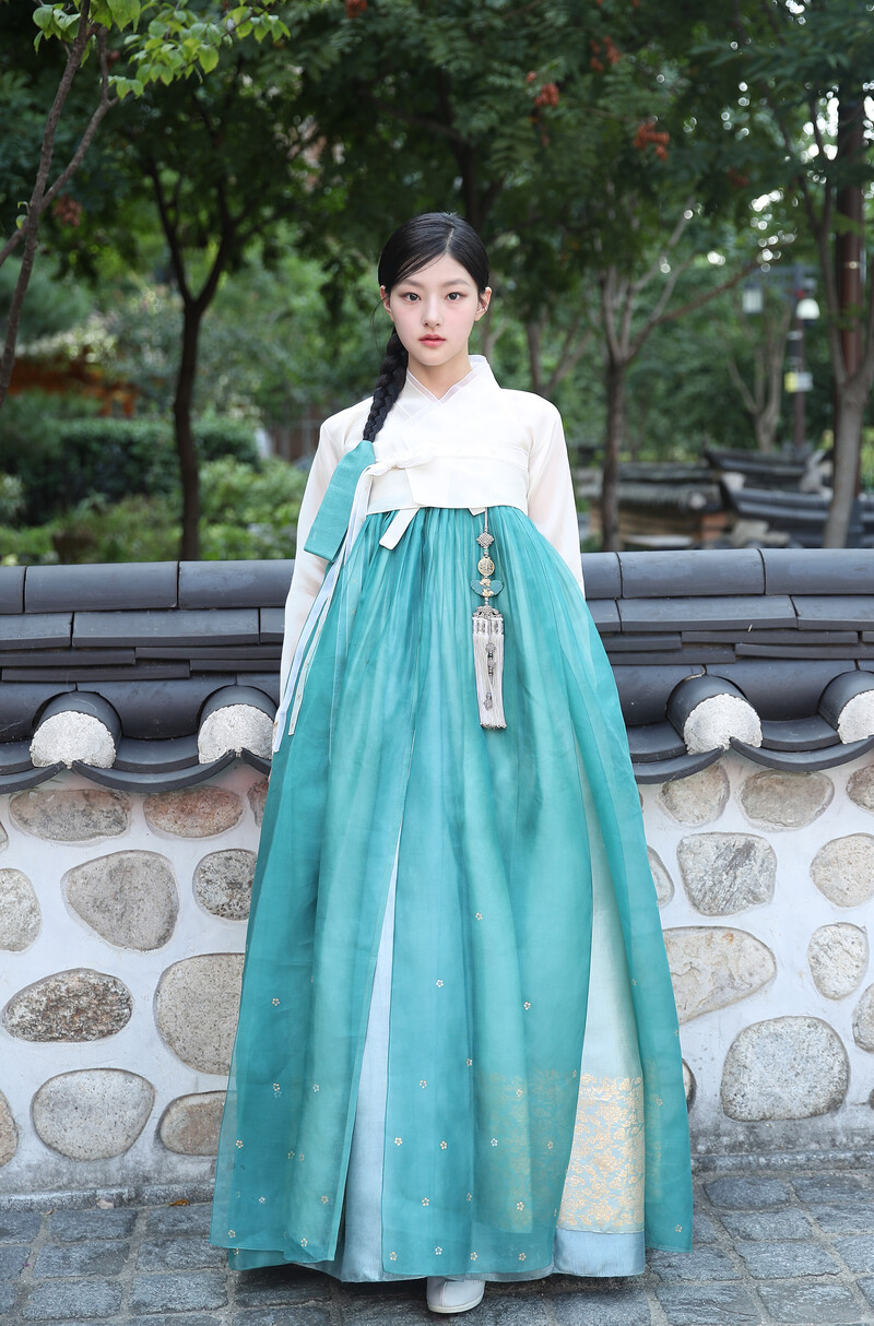 KISS OF LIFE Haneul - 2024 Hanbok Interview Photos by News1 documents 6