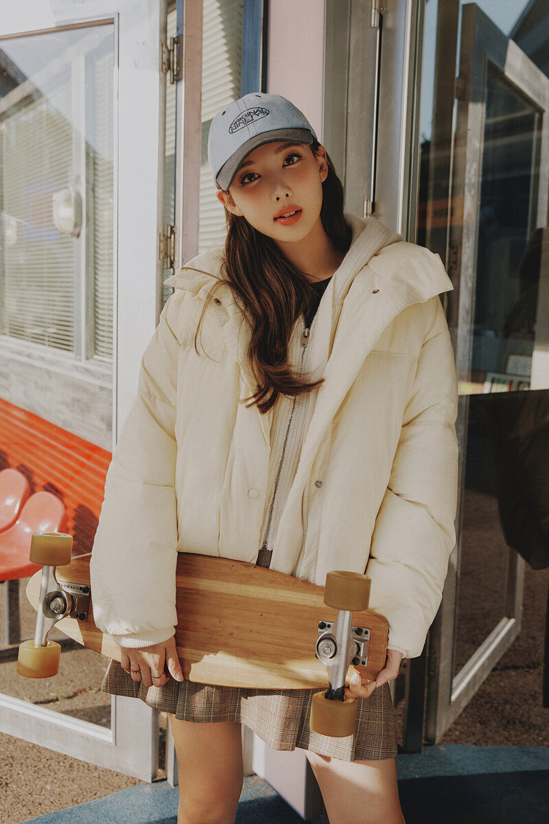 TWICE Nayeon for OLIVE DES OLIVE 2022 Winter Collection documents 11