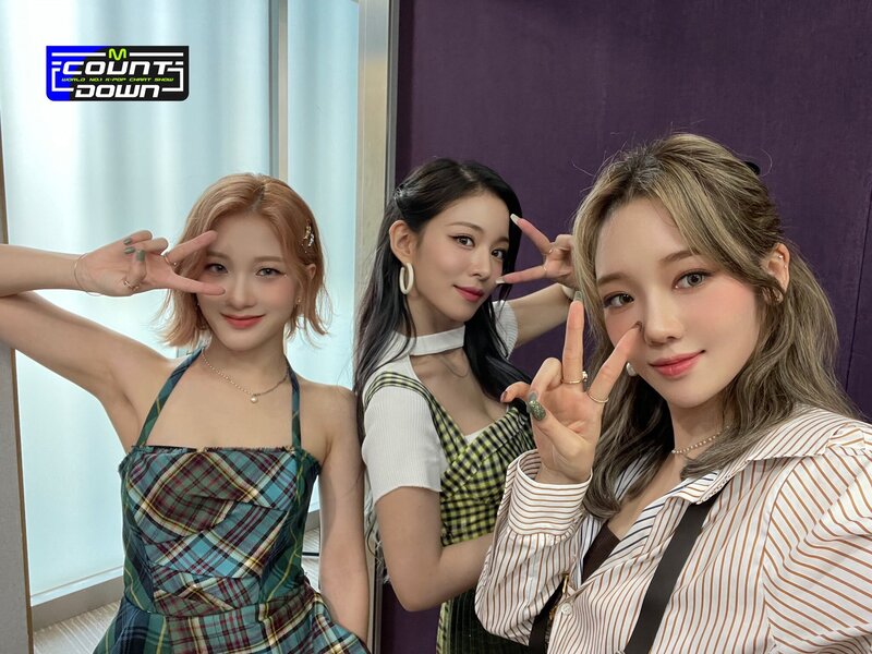210909 fromis_9 SNS Update at M Countdown documents 4